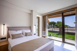 Aliston Deluxe Living - Adults Only