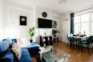 The Hyde Park Retreat - Stylish 2BR Family Apt.