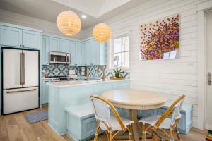 Lets Glow Girls 113 TAI-D