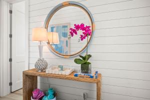 Lets Glow Girls 113 TAI-D