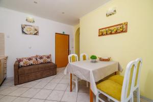 Apartments Roby