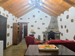 CR La Montañeta "by henrypole home"