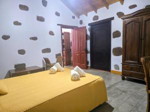 CR La Montañeta "by henrypole home"