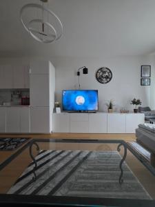 Modern Studio on the banks of the Danube