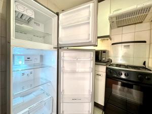 Departamento el Golf Las Condes, Aire acondicionado, estacionamiento, Piscina incluidos