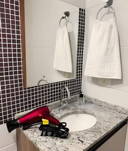 Apto 2 quartos com garagem!