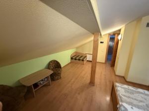 Viršutinė 9 4 kambarys