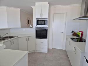 Pelican Shore Villa 2 - Kalbarri WA