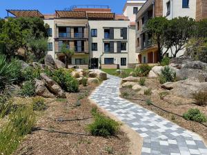 Appartements Appt neuf 2-4 pers avec loggia - Piscine chauffee - Bord de mer - Corse du Sud- Bonifacio : photos des chambres