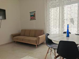 Genova Metro Apartment