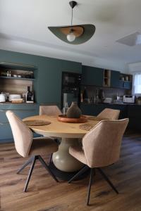 Maisons de vacances Logement en lisiere de foret : photos des chambres