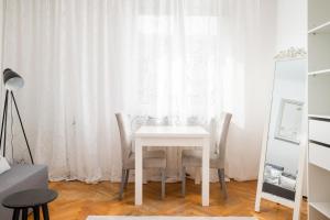 Andersa Riverside Studio by BookingHost