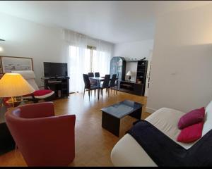 Appartements La Precieuse, RER A Proche Paris : photos des chambres