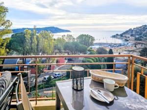 Appartements Beau 2 pieces avec vue imprenable sur la rade : Appartement