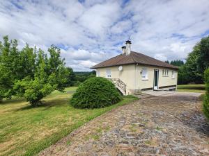 Maisons de vacances La Cle des Champs, douce et raffinee : Maison 3 Chambres