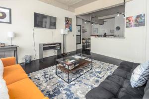 The Iconic Memphis Studio!