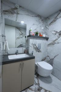 AirNest Pune 5min Walk Airport