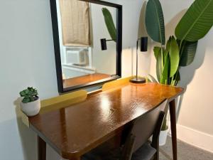 Chic 3BR Hideout in Lincoln Park - Lincoln 3