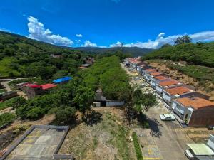Espacio Moderno con Vista y Piscina Privada