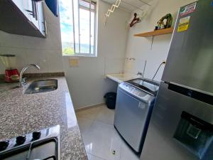 Espacio Moderno con Vista y Piscina Privada