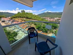 Espacio Moderno con Vista y Piscina Privada