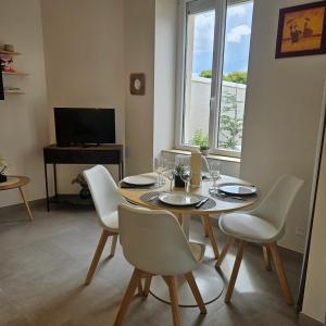 Séjour vigne et château Vouvray - Maison terrasse