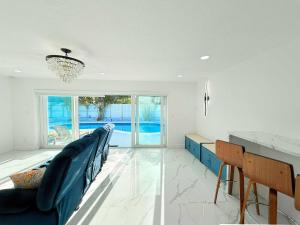 Ultimate Getaway Private Pool & Games Near Beach