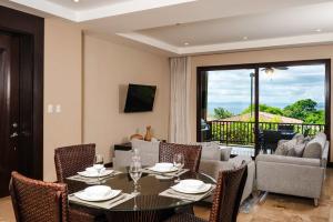 Oceanview Condo w - Pool & BBQ Grill