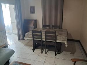 Maisons de vacances Petite maison de bourg : photos des chambres