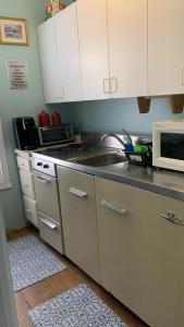 Cozy Private 1BR, Well Appointed, Near Providence, MA, RI Line, Easy Access to I-95