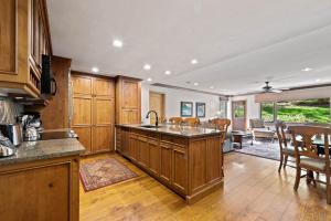 Lodge Tower 187 Three Bedroom Residence