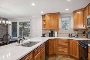 Lodge Tower 199 Two Bedroom Residence