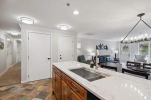 Lodge Tower 199 Two Bedroom Residence