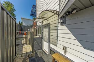 Budget friendly 2-Bed 1-Bath Suite