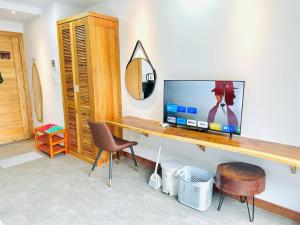 403MSNK Maison Luxe Studio with Balcony