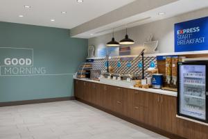 Holiday Inn Express & Suites Ottawa East-Orleans by IHG