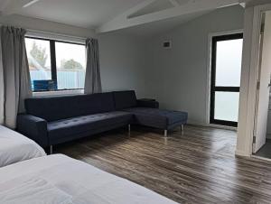 6 Double Beds including 2 Sofa Bed Studio