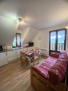 Appartements Residence Le Grand Adret - Tres belle vue sur le parc de la residence MAE-5653 : photos des chambres