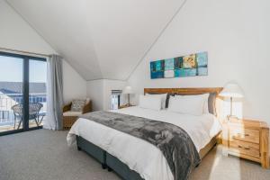 St Francis Links - Elegant, Golfside & Coastal Apartment