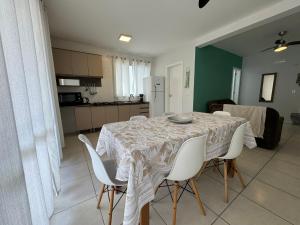 Refugio Perfeito 2 Suites e Piscina na Praia de Palmas