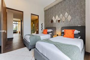 Roma PH Chic and Central