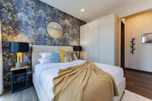 Roma PH Chic and Central