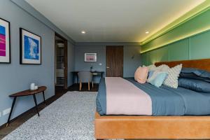 Roma PH Chic and Central