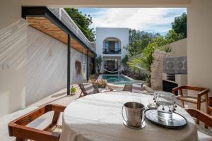 Luxury Heaven in Merida Poolside Bliss in La Ermita