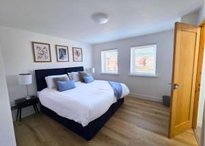 Cutters House Sleeps 9 Newport