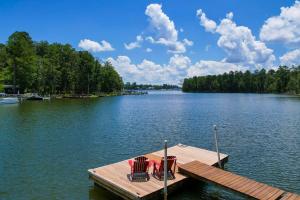 Easy Lake Living - Sleeps 8