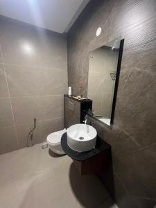 Hyders Mahal & Hotel