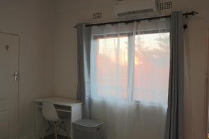 The Mallside Apartments-Roadside