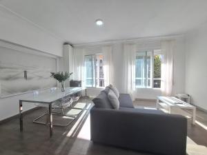 Disfruta de las vistas al Parque de San Lazaro