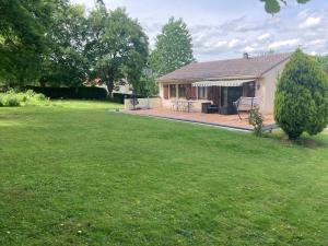 Appartement T3 dans pavillon avec terrasse et jardin
